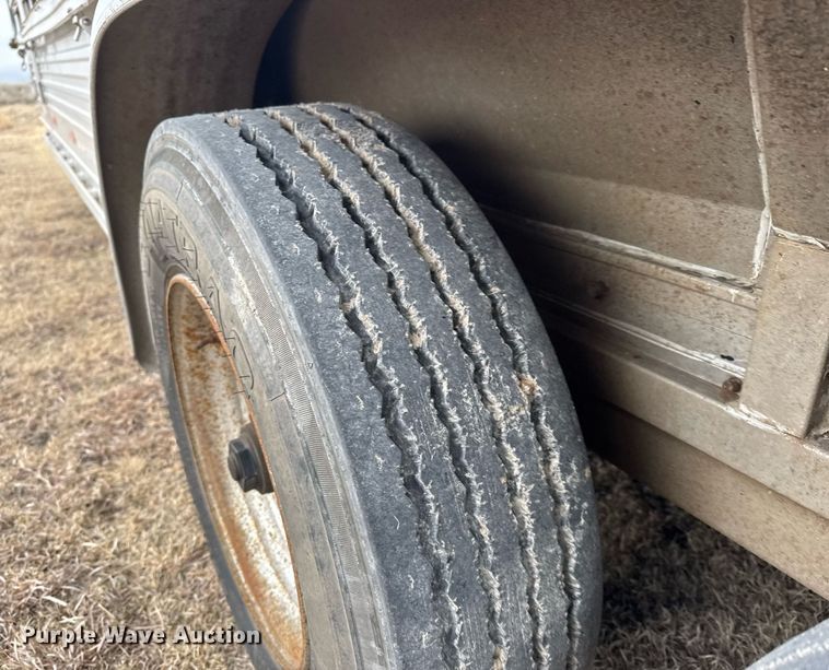 image for item EQ1134 2014 M.H. EBY Ruff Neck livestock trailer