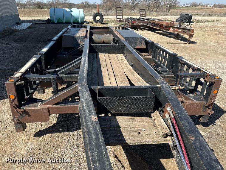 image for item EQ1195 2005 Behnke sprayer trailer