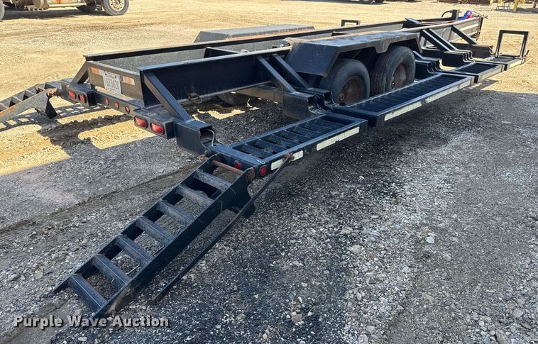 image for item EQ1195 2005 Behnke sprayer trailer