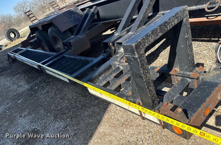 image for item EQ1195 2005 Behnke sprayer trailer