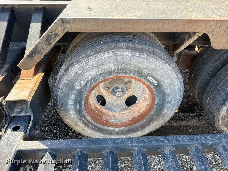 image for item EQ1195 2005 Behnke sprayer trailer