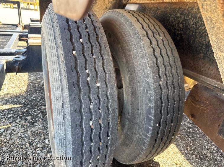 image for item EQ1195 2005 Behnke sprayer trailer