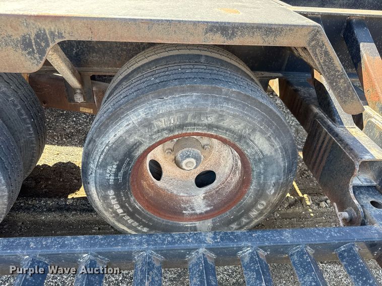 image for item EQ1195 2005 Behnke sprayer trailer