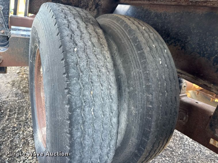 image for item EQ1195 2005 Behnke sprayer trailer