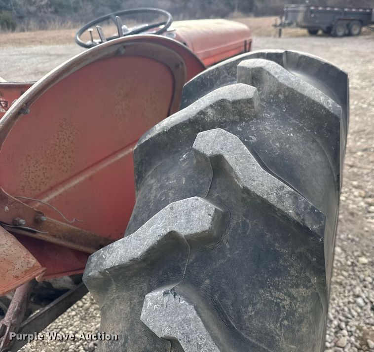 image for item EQ1209 1962 Massey Ferguson MF35 tractor