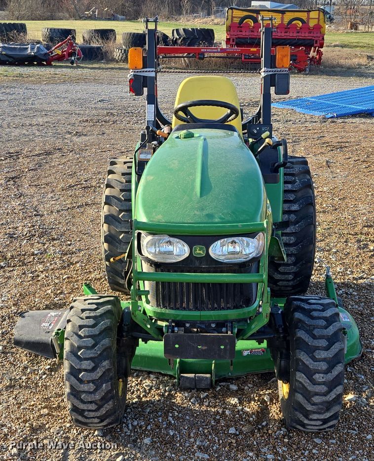 image for item EQ6856 2014 John Deere 2032R MFWD tractor