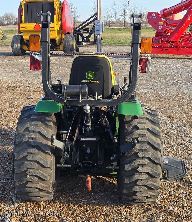 image for item EQ6856 2014 John Deere 2032R MFWD tractor