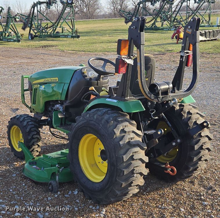 image for item EQ6856 2014 John Deere 2032R MFWD tractor