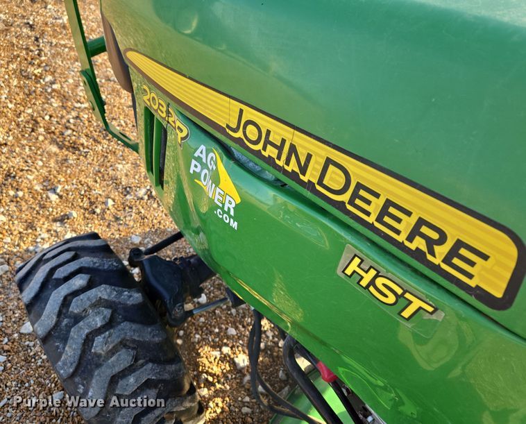 image for item EQ6856 2014 John Deere 2032R MFWD tractor