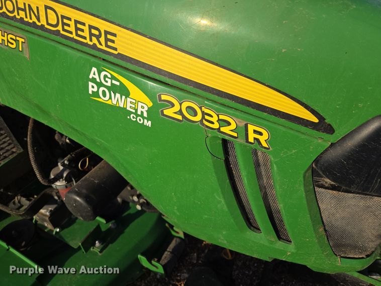 image for item EQ6856 2014 John Deere 2032R MFWD tractor