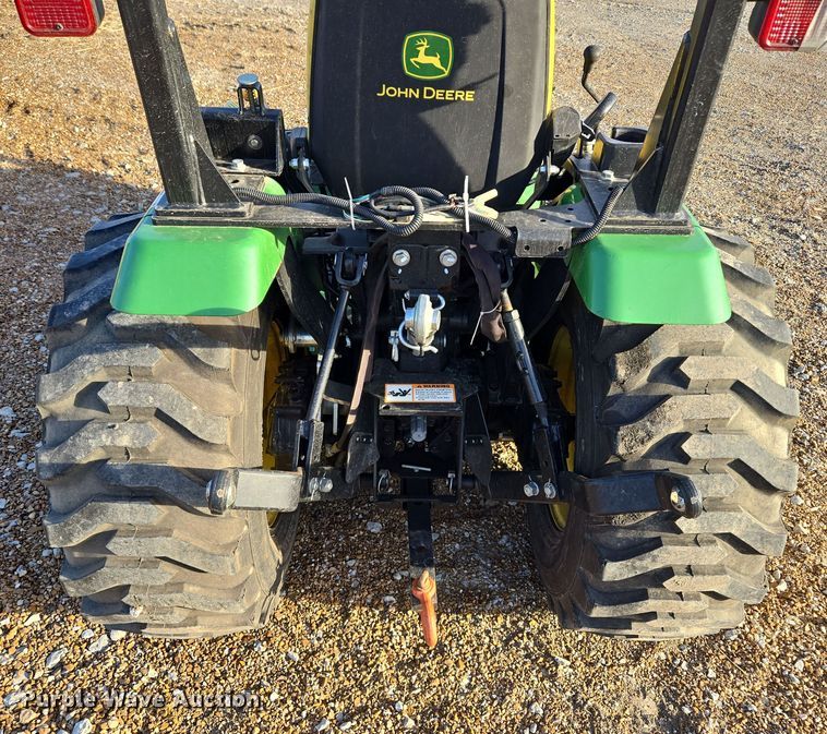 image for item EQ6856 2014 John Deere 2032R MFWD tractor