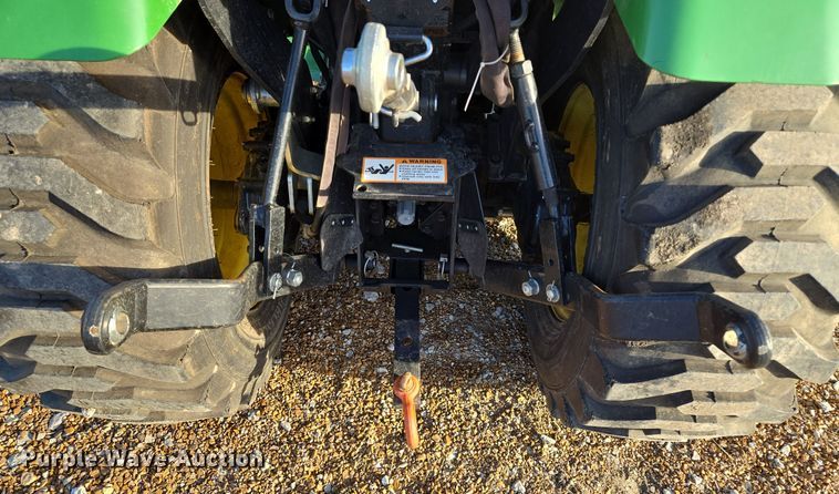 image for item EQ6856 2014 John Deere 2032R MFWD tractor