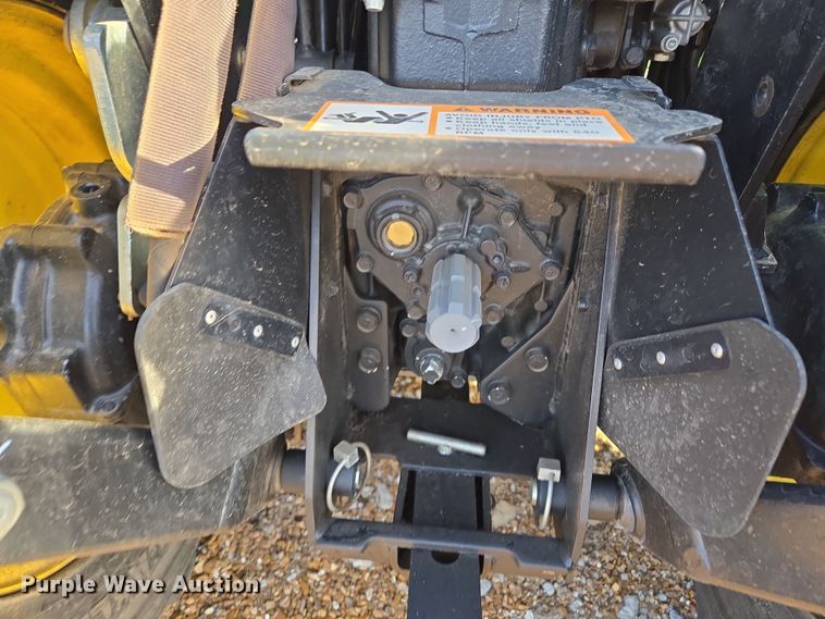 image for item EQ6856 2014 John Deere 2032R MFWD tractor