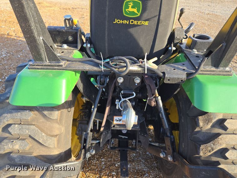 image for item EQ6856 2014 John Deere 2032R MFWD tractor