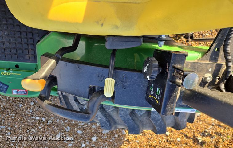 image for item EQ6856 2014 John Deere 2032R MFWD tractor