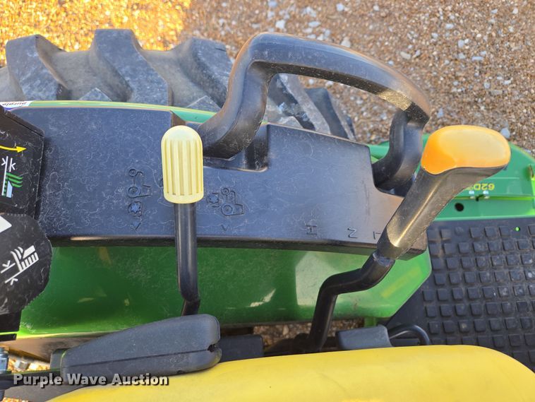 image for item EQ6856 2014 John Deere 2032R MFWD tractor