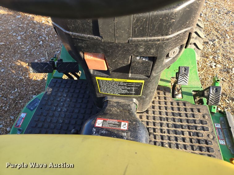 image for item EQ6856 2014 John Deere 2032R MFWD tractor