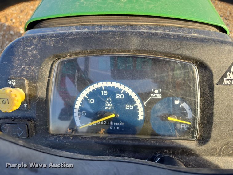 image for item EQ6856 2014 John Deere 2032R MFWD tractor