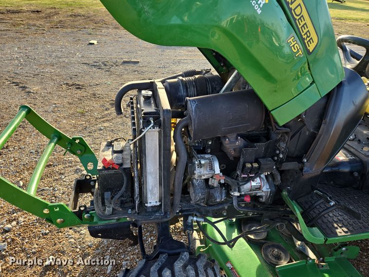 image for item EQ6856 2014 John Deere 2032R MFWD tractor