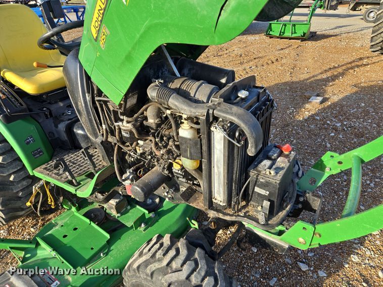 image for item EQ6856 2014 John Deere 2032R MFWD tractor