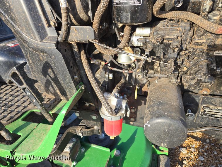 image for item EQ6856 2014 John Deere 2032R MFWD tractor