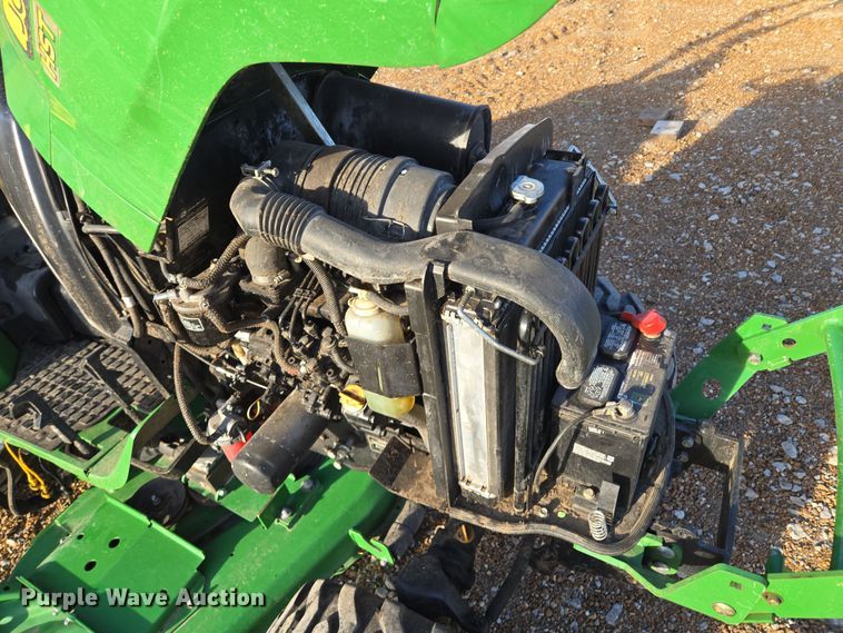 image for item EQ6856 2014 John Deere 2032R MFWD tractor