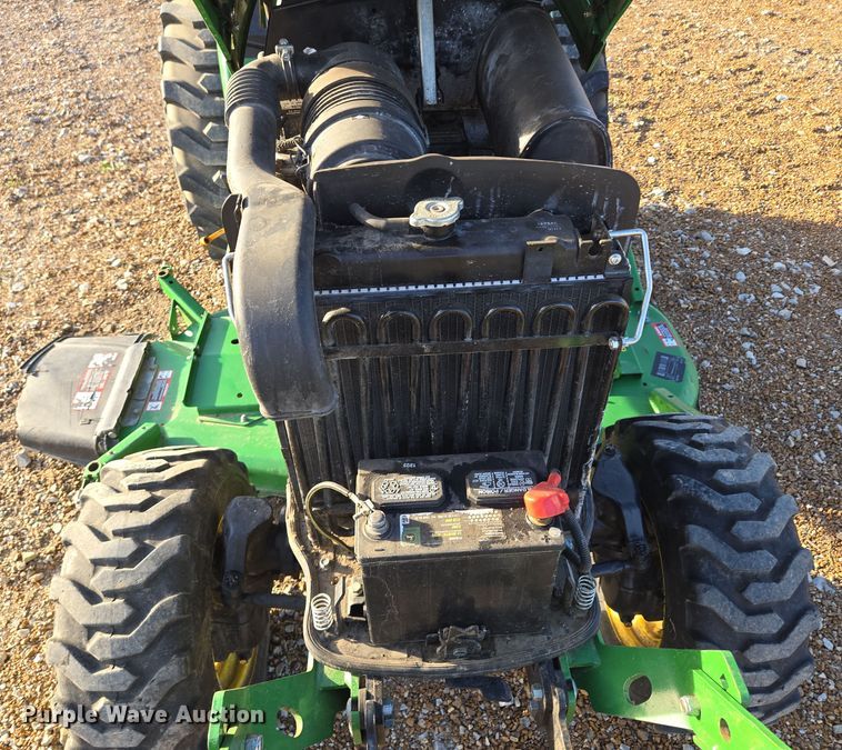 image for item EQ6856 2014 John Deere 2032R MFWD tractor