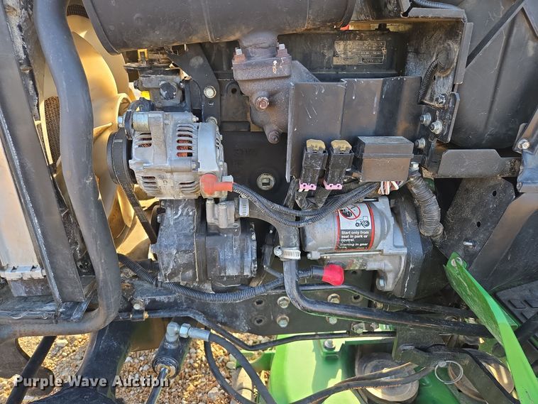 image for item EQ6856 2014 John Deere 2032R MFWD tractor