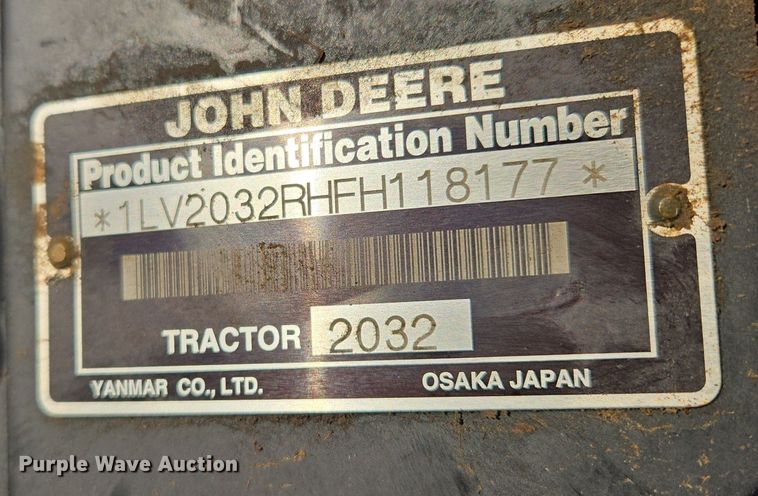 image for item EQ6856 2014 John Deere 2032R MFWD tractor