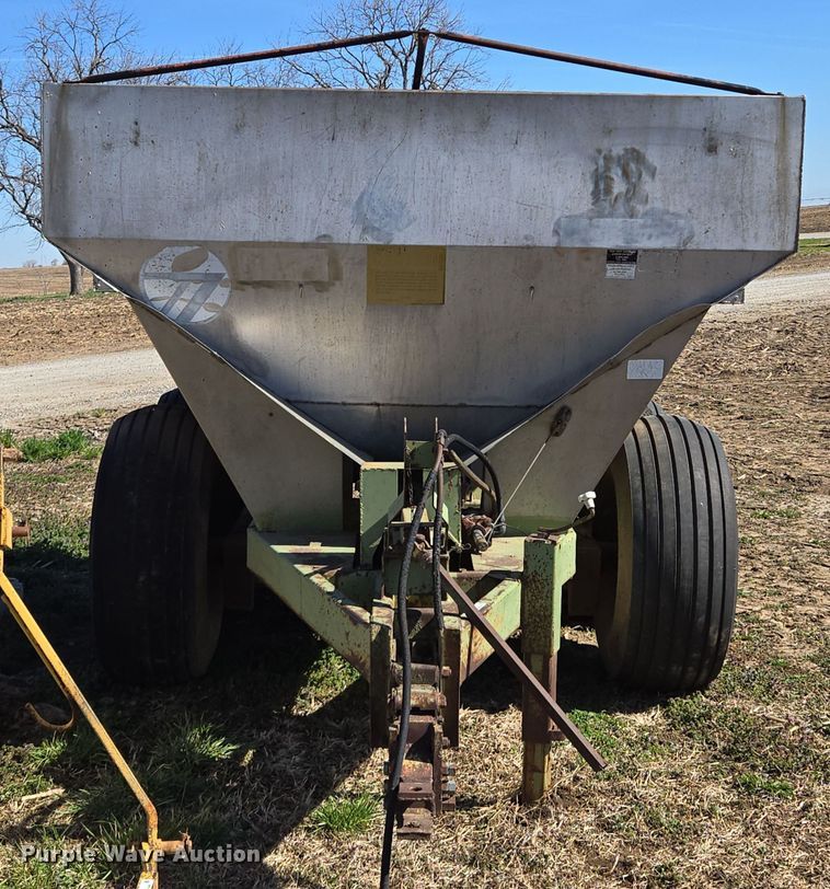 image for item EQ6922 Tyler Moonwalk spreader