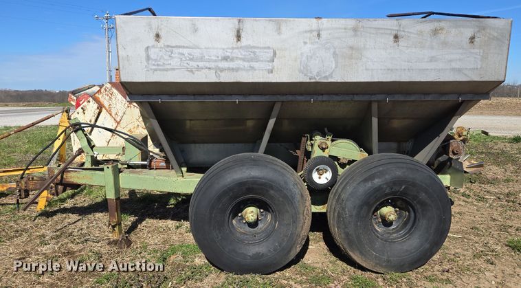 image for item EQ6922 Tyler Moonwalk spreader