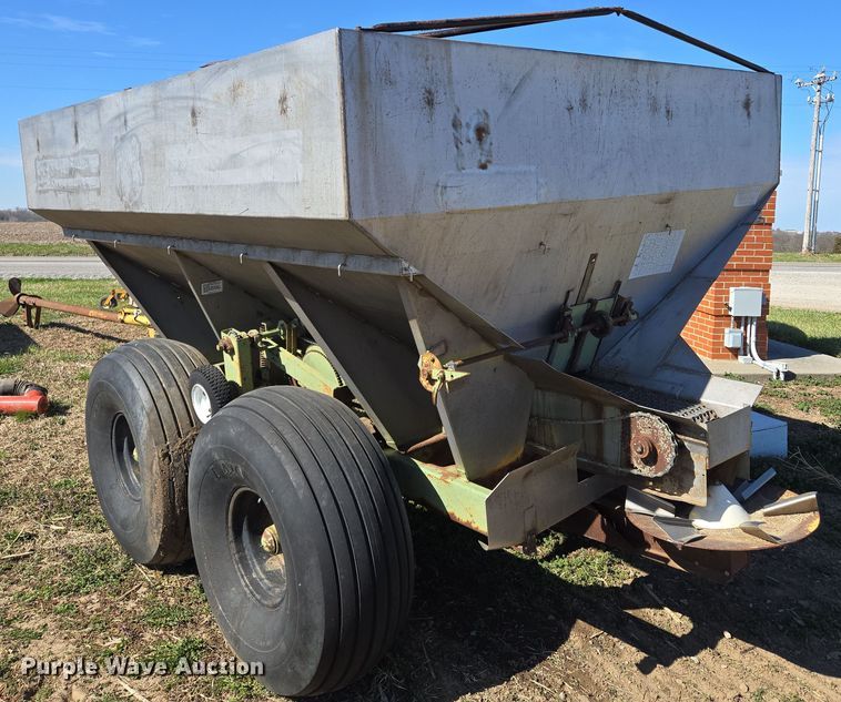 image for item EQ6922 Tyler Moonwalk spreader