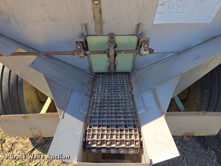 image for item EQ6922 Tyler Moonwalk spreader