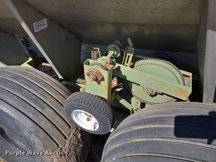 image for item EQ6922 Tyler Moonwalk spreader