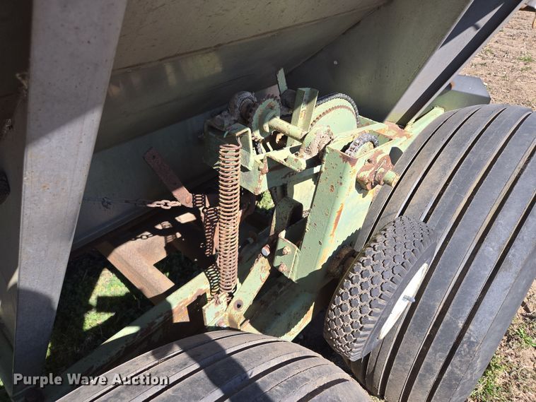 image for item EQ6922 Tyler Moonwalk spreader