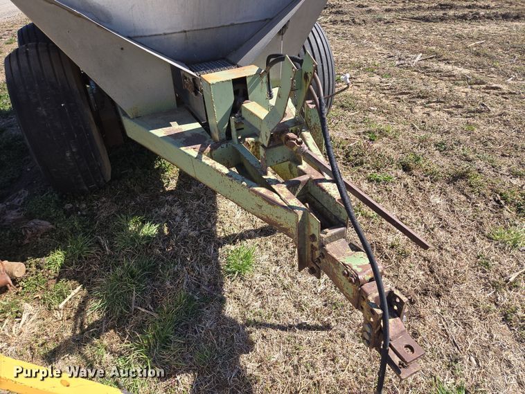 image for item EQ6922 Tyler Moonwalk spreader