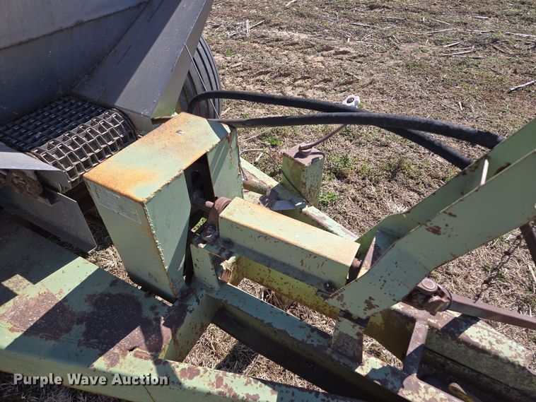 image for item EQ6922 Tyler Moonwalk spreader