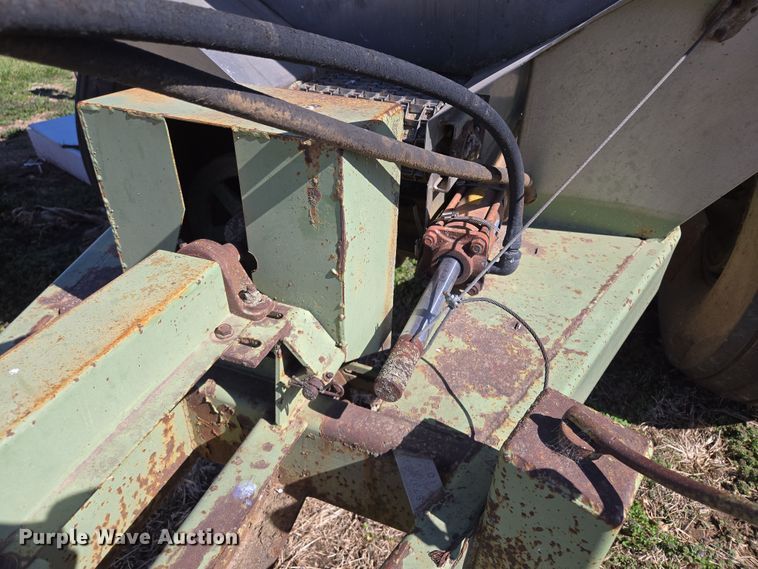 image for item EQ6922 Tyler Moonwalk spreader