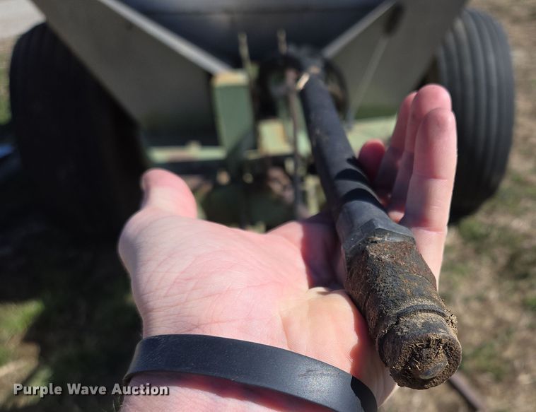 image for item EQ6922 Tyler Moonwalk spreader