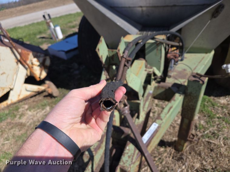 image for item EQ6922 Tyler Moonwalk spreader