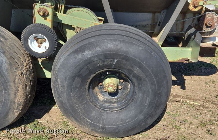 image for item EQ6922 Tyler Moonwalk spreader