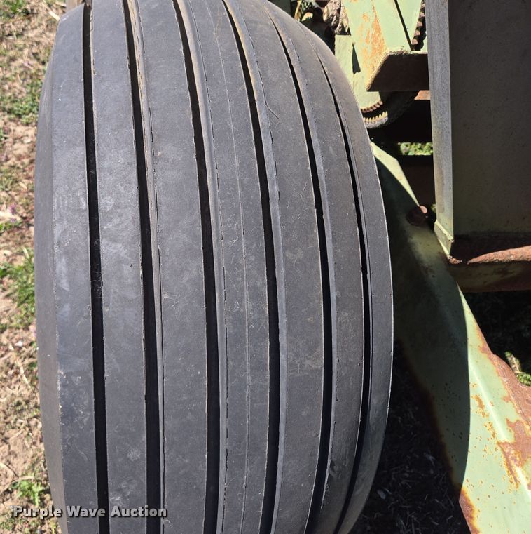 image for item EQ6922 Tyler Moonwalk spreader