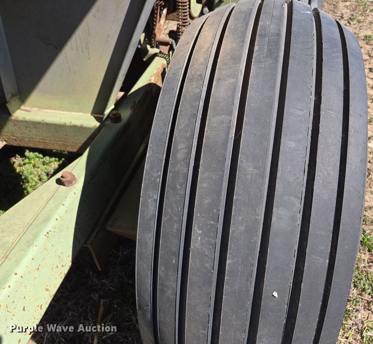 image for item EQ6922 Tyler Moonwalk spreader