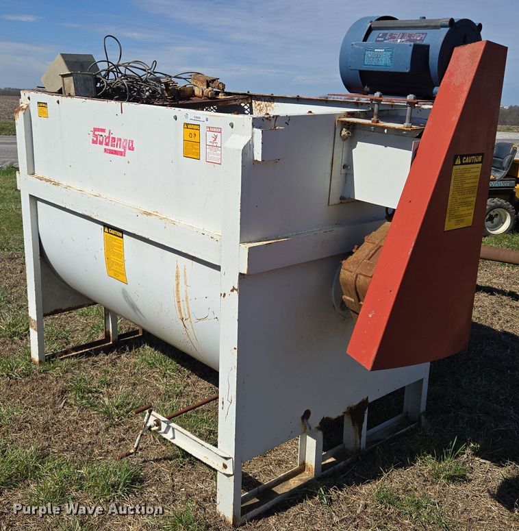 image for item EQ6926 Sudenga M2000 feed grinder/mixer