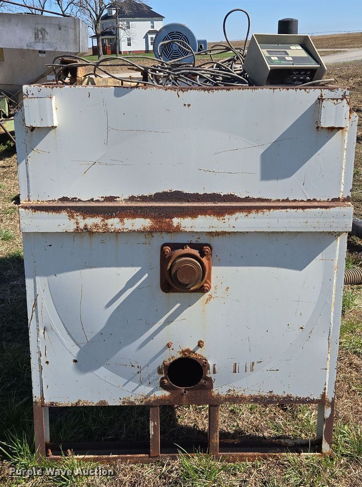 image for item EQ6926 Sudenga M2000 feed grinder/mixer