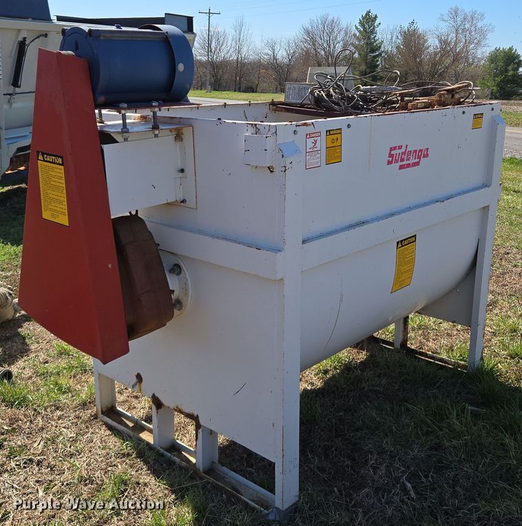 image for item EQ6926 Sudenga M2000 feed grinder/mixer