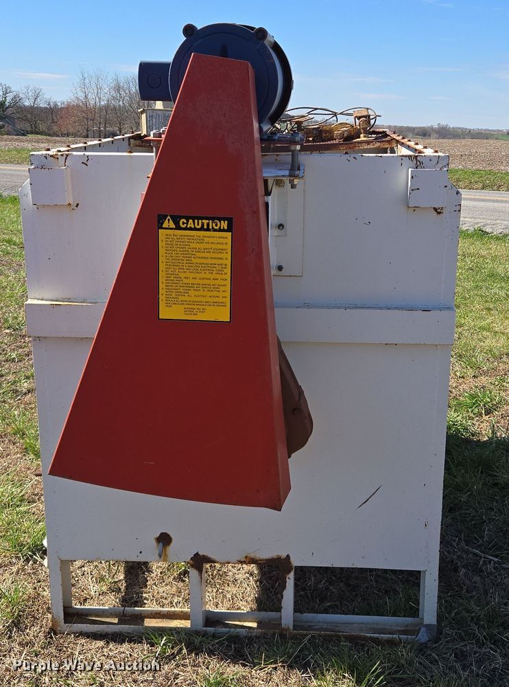 image for item EQ6926 Sudenga M2000 feed grinder/mixer