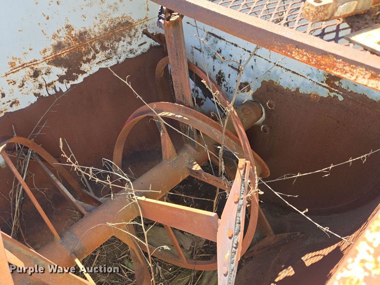 image for item EQ6926 Sudenga M2000 feed grinder/mixer