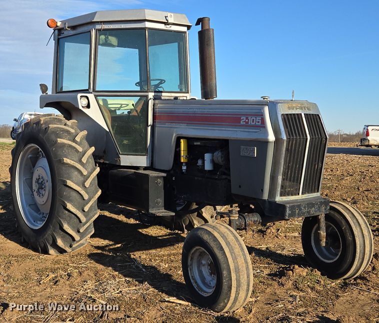 image for item EQ6927 1976 White 2-105 tractor