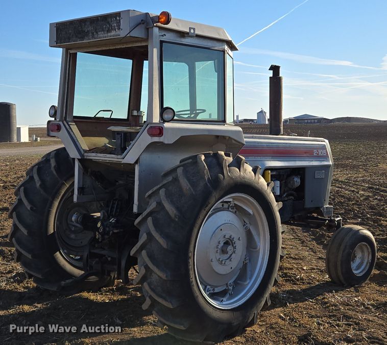 image for item EQ6927 1976 White 2-105 tractor